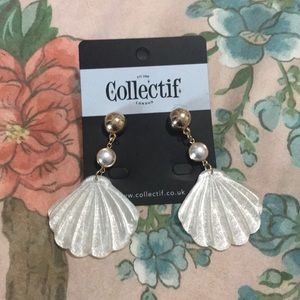 Collectif Gold & faux seashell earring w/ f pearls